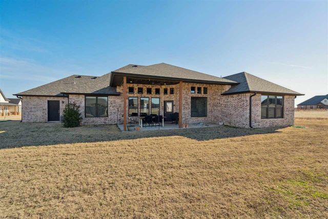 4211 Crest Lane, Elgin, OK 73538
