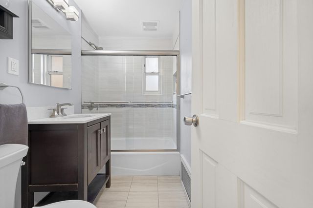 25312 60th Ave Lowr, New York City, NY 11362