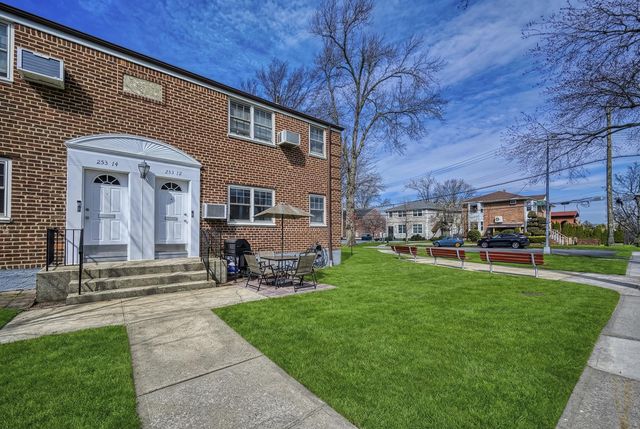 25312 60th Ave Lowr, New York City, NY 11362