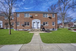 25312 60th Ave Lowr, New York City, NY 11362