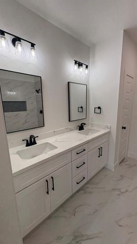 403 Arizona Street, La Porte, TX 77571