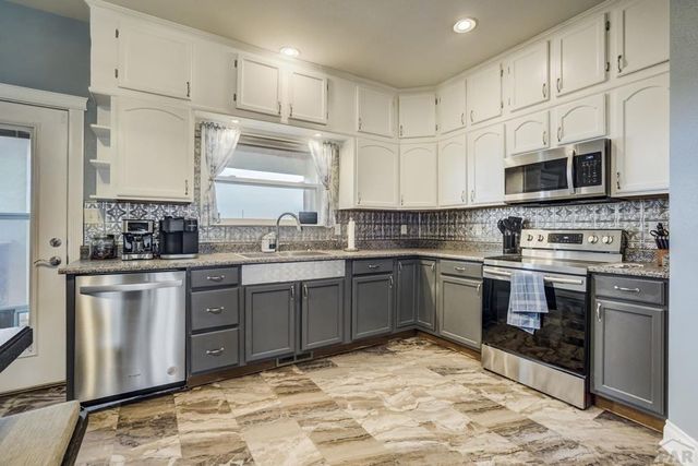 995 N Matt Drive, Pueblo, CO 81007