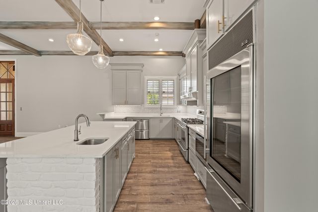 25 Sunset Hill, Hattiesburg, MS 39402