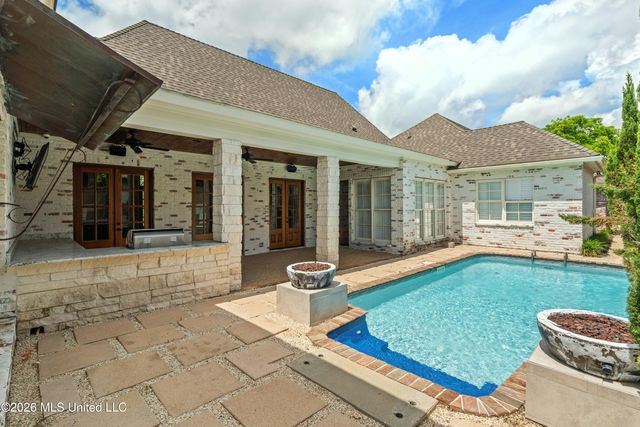 25 Sunset Hill, Hattiesburg, MS 39402