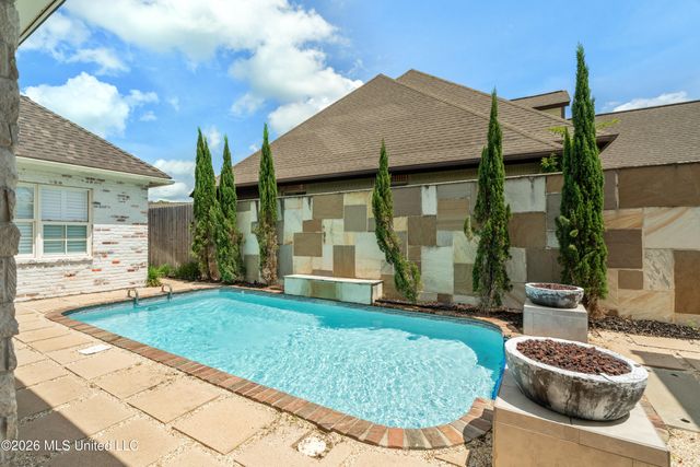 25 Sunset Hill, Hattiesburg, MS 39402