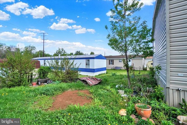 55 BIRCH LN, Columbia, PA 17512
