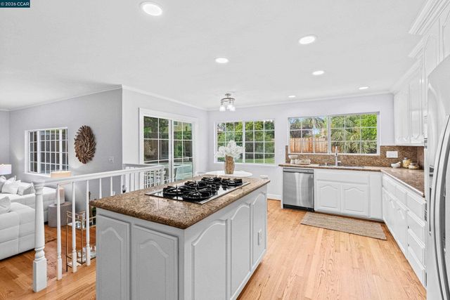 2411 Skylark Way, Pleasanton, CA 94566