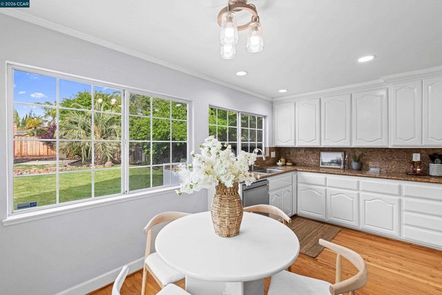 2411 Skylark Way, Pleasanton, CA 94566