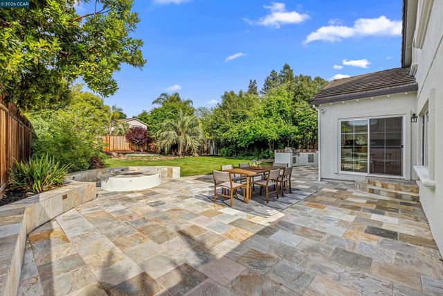 2411 Skylark Way, Pleasanton, CA 94566