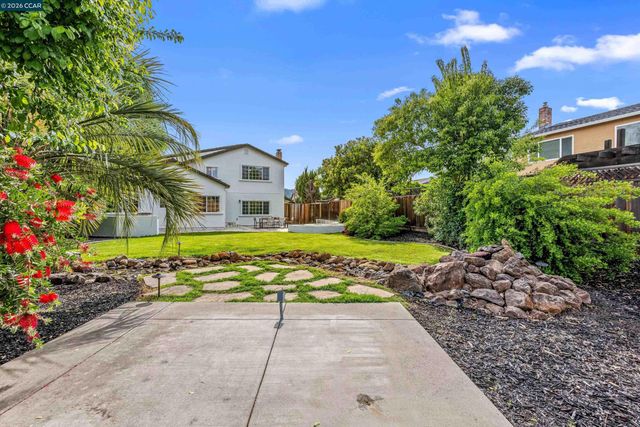 2411 Skylark Way, Pleasanton, CA 94566