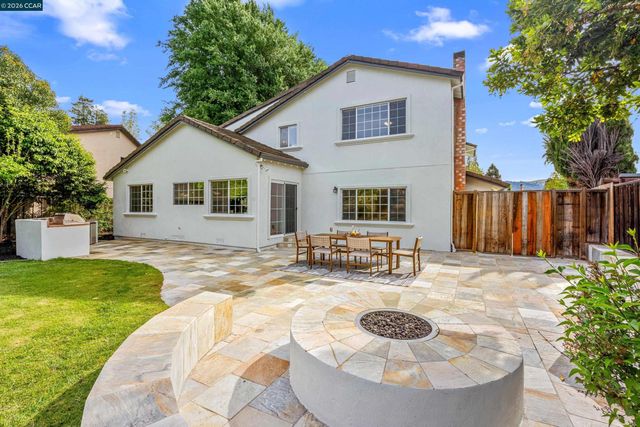 2411 Skylark Way, Pleasanton, CA 94566