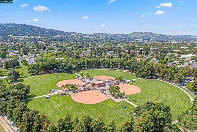 2411 Skylark Way, Pleasanton, CA 94566