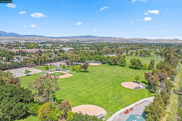 2411 Skylark Way, Pleasanton, CA 94566