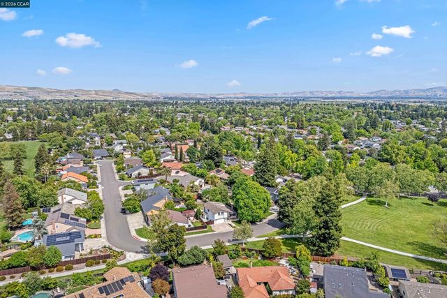 2411 Skylark Way, Pleasanton, CA 94566