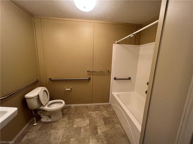 8086 Heck DR 14, North Fort Myers, FL 33917