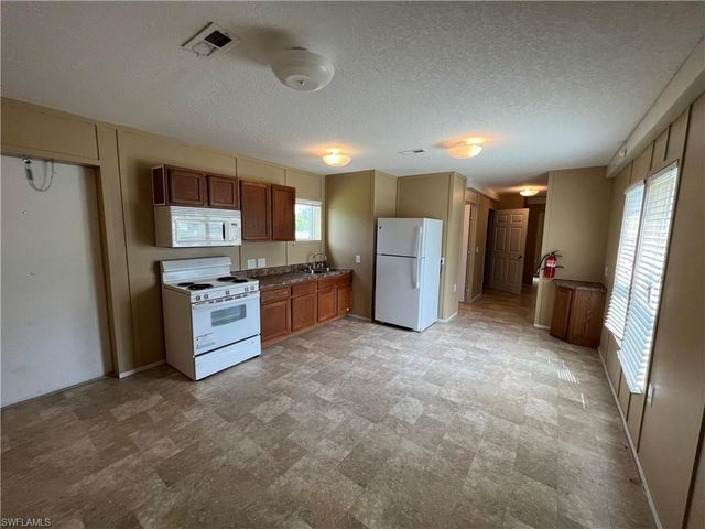 8086 Heck DR 14, North Fort Myers, FL 33917