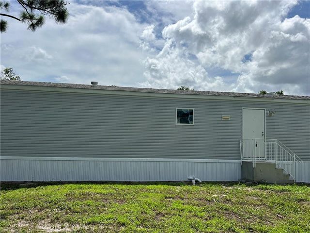 8086 Heck DR 14, North Fort Myers, FL 33917