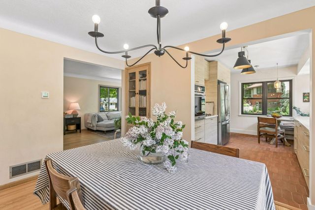 2356 Tophill Circle, Roseville, MN 55113