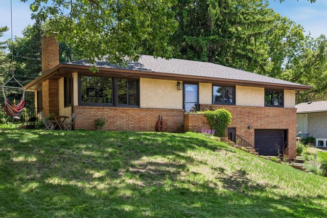 2356 Tophill Circle, Roseville, MN 55113