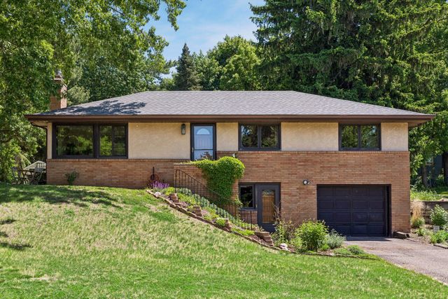 2356 Tophill Circle, Roseville, MN 55113
