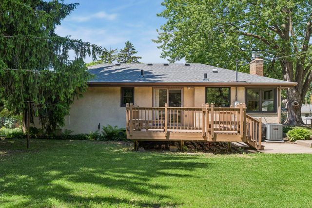 2356 Tophill Circle, Roseville, MN 55113