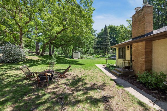 2356 Tophill Circle, Roseville, MN 55113
