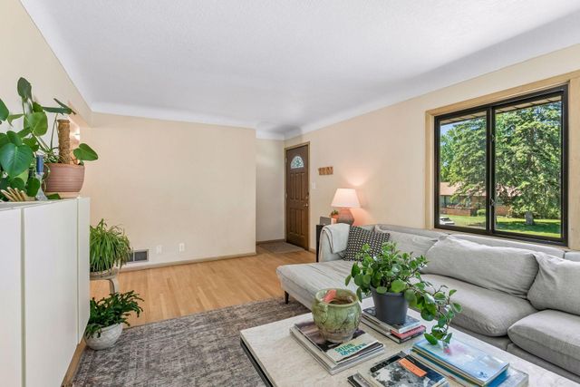 2356 Tophill Circle, Roseville, MN 55113