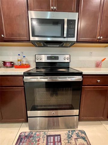 9336 W 33rd Ave 9336, Hialeah, FL 33018