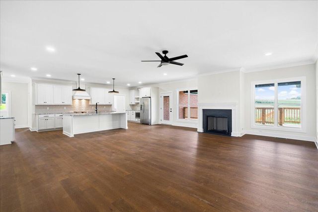 200 Maple Lawn Circle, Nicholasville, KY 40356