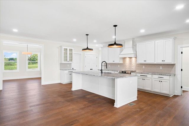 200 Maple Lawn Circle, Nicholasville, KY 40356