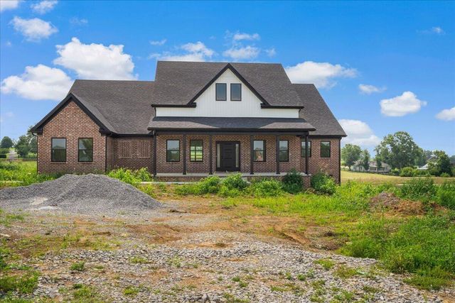 200 Maple Lawn Circle, Nicholasville, KY 40356