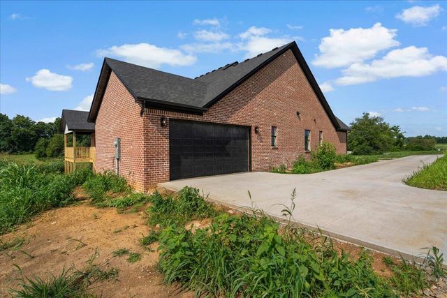200 Maple Lawn Circle, Nicholasville, KY 40356