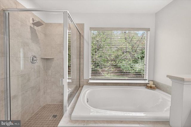 6736 WOODRIDGE RD, New Market, MD 21774