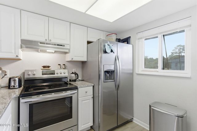 4523 Holly Tree Road 707, Wilmington, NC 28412