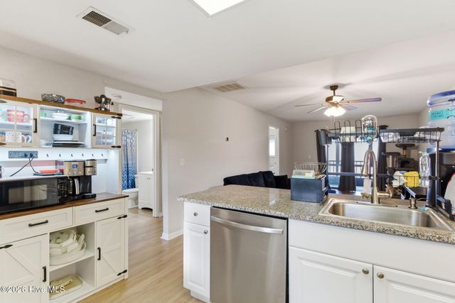4523 Holly Tree Road 707, Wilmington, NC 28412