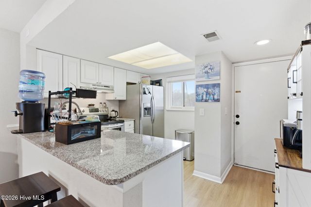 4523 Holly Tree Road 707, Wilmington, NC 28412