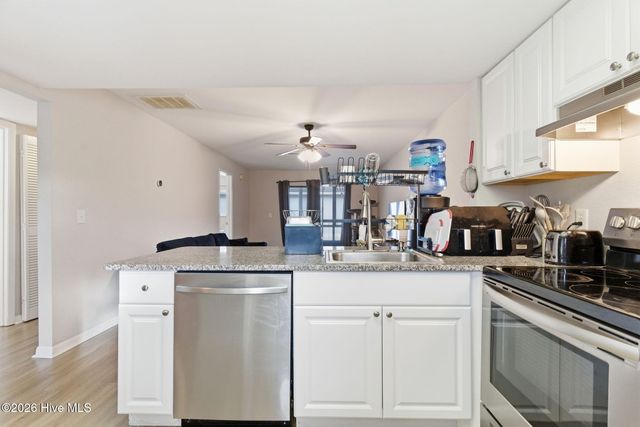 4523 Holly Tree Road 707, Wilmington, NC 28412