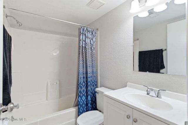 4523 Holly Tree Road 707, Wilmington, NC 28412