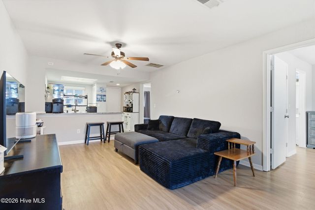 4523 Holly Tree Road 707, Wilmington, NC 28412