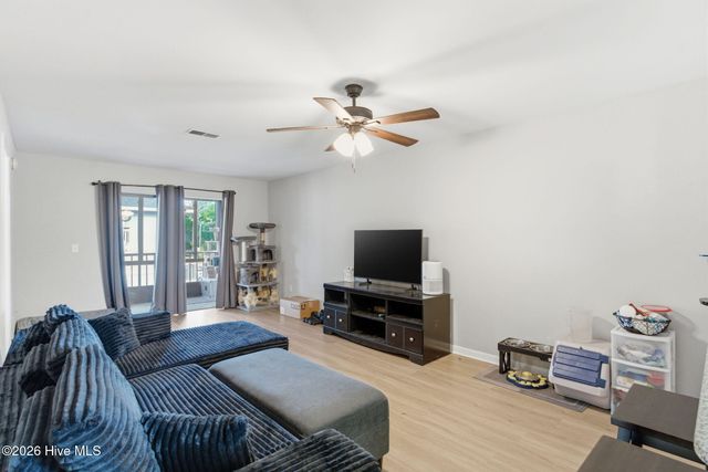 4523 Holly Tree Road 707, Wilmington, NC 28412