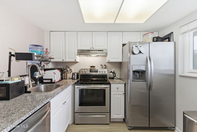 4523 Holly Tree Road 707, Wilmington, NC 28412