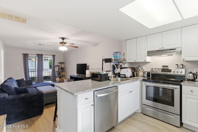 4523 Holly Tree Road 707, Wilmington, NC 28412