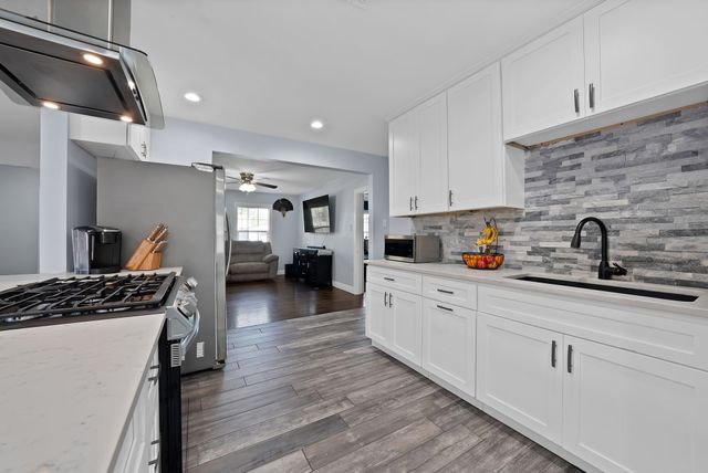 4622 Newmore Avenue, Dallas, TX 75209