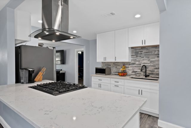 4622 Newmore Avenue, Dallas, TX 75209