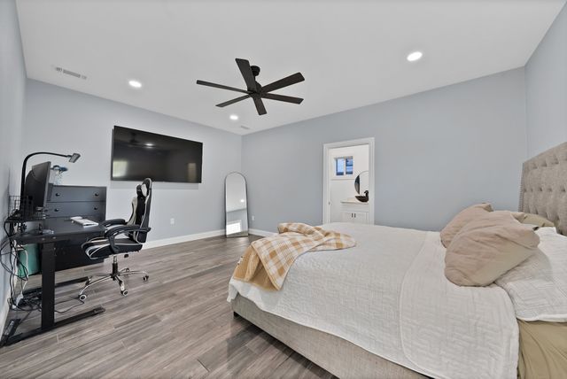 4622 Newmore Avenue, Dallas, TX 75209