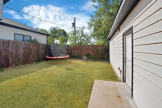 4622 Newmore Avenue, Dallas, TX 75209