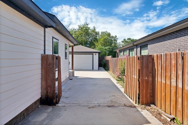 4622 Newmore Avenue, Dallas, TX 75209