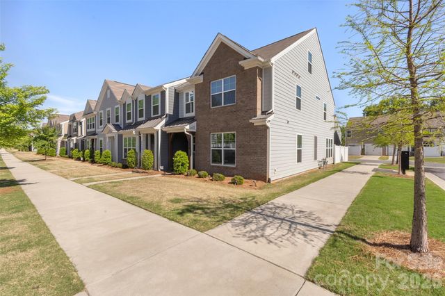 2004 Blewett Drive, Charlotte, NC 28269