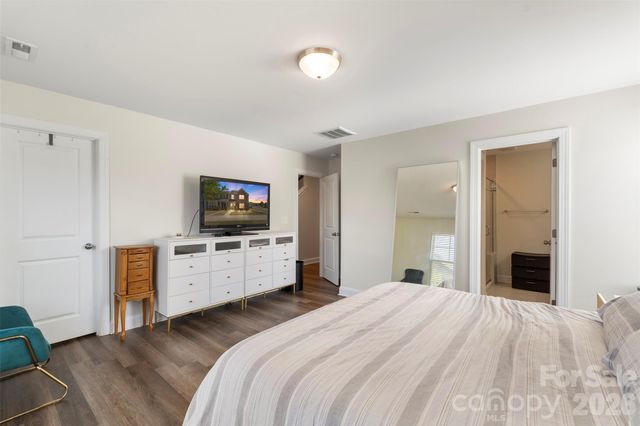 2004 Blewett Drive, Charlotte, NC 28269