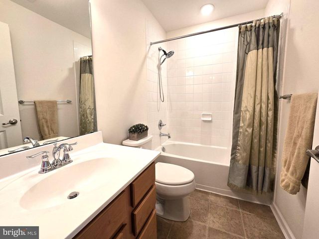 1004 PRIME PL, Sewell, NJ 08080